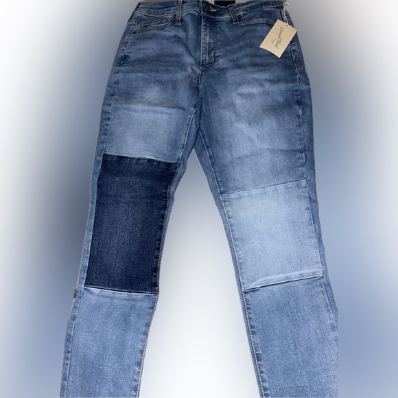 Women's High-Rise Skinny Patched Jeans - Universal Thread Light Wash - Picture 6 of 8